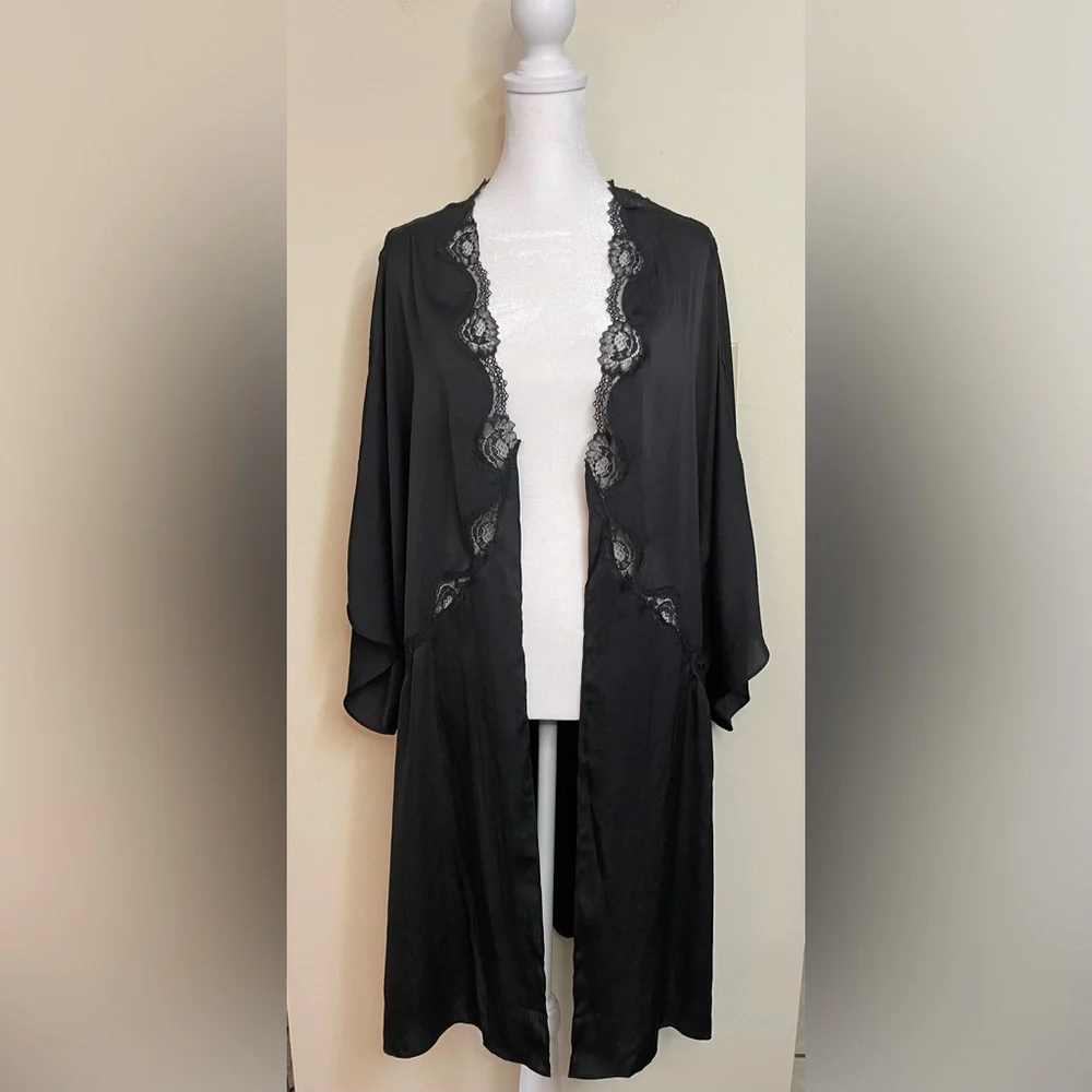 Victoria’s Secret Satin Crochet Lace-Trim Kimono Robes Cover-Up. size XS/S. NWT - Picture 6 of 17